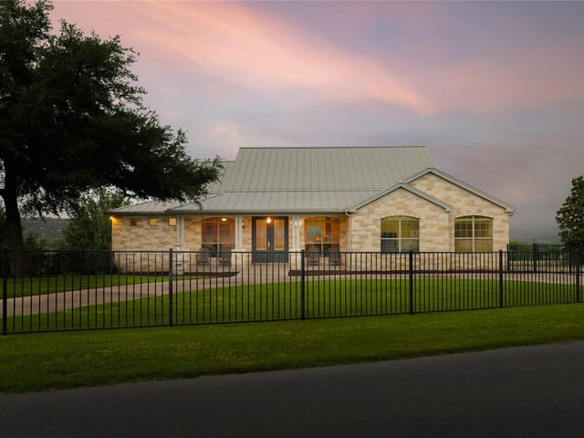 22238 Oban Dr