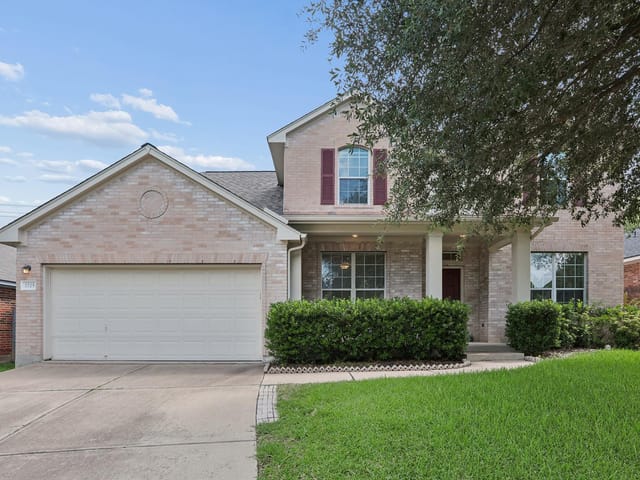2225 Lou John ST