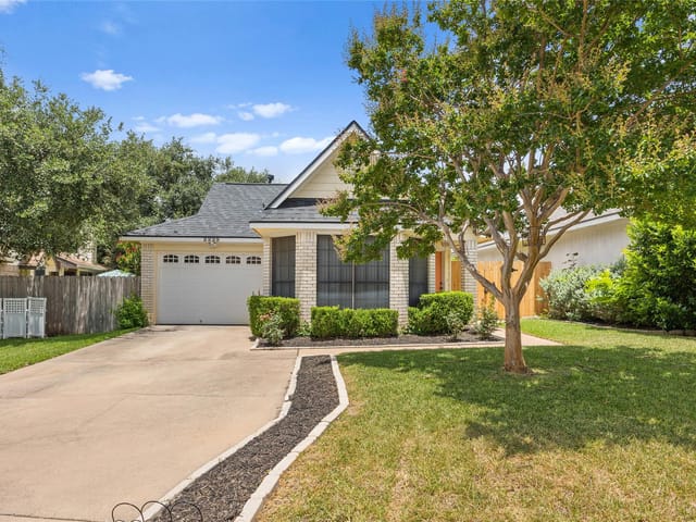 2225 Margalene Way