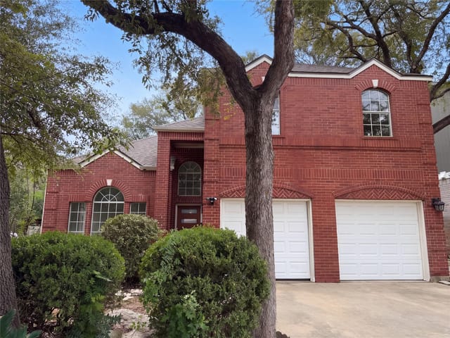2225 Parkland CV