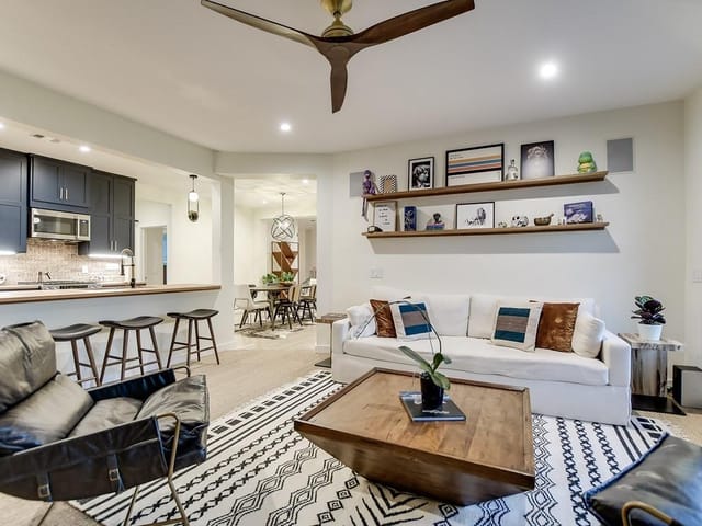 2226 Westlake Dr Unit #2-6