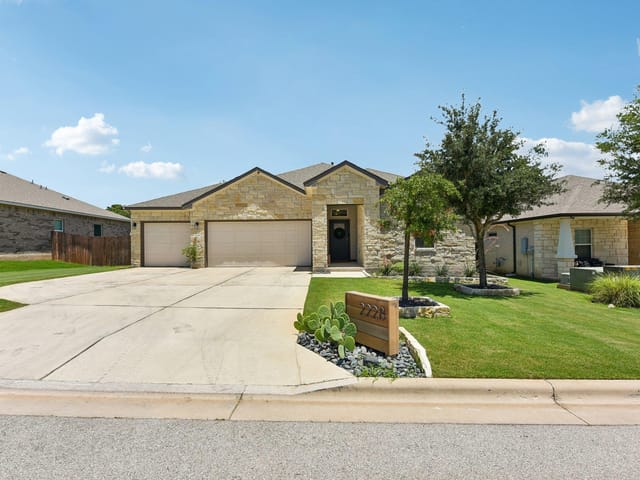 2228 River Place LN