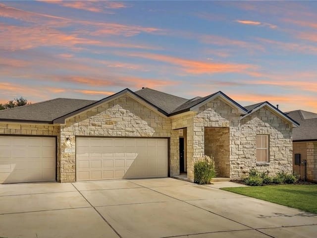 2228 River Place LN