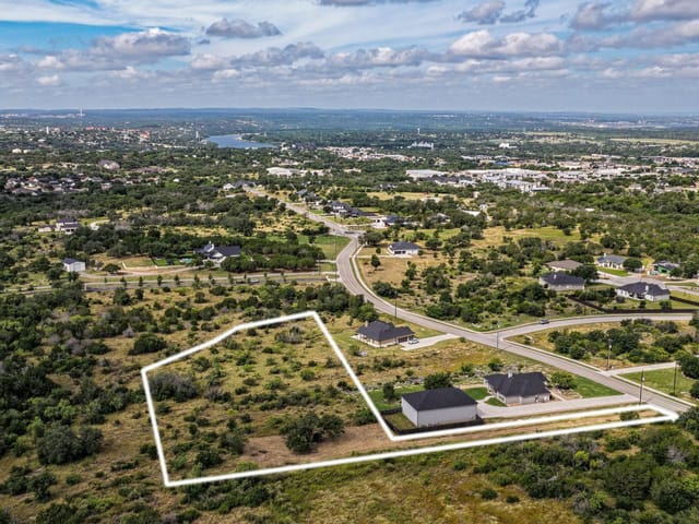 View 2229 Park View DR in Mustang Ridge Estates 2229 Park View DR - front exterior - Luxury lot in Mustang Ridge Estates, Marble Falls, TX