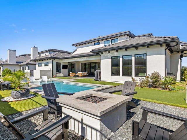 223 Golden Bear DR