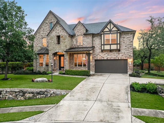 223 Lake Como Dr