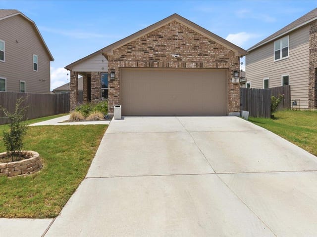 223 Pitkin DR