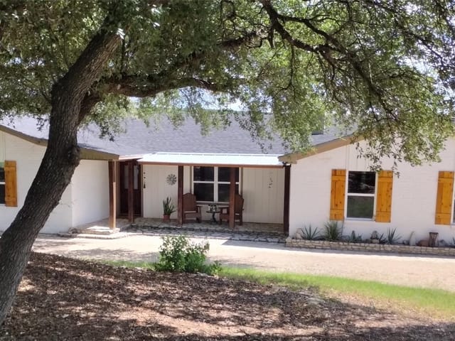 22303 Honeycomb LN