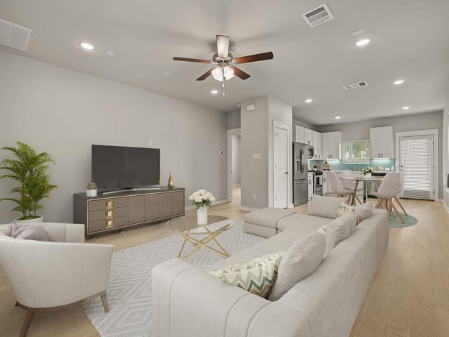 2233 Calvert Dr