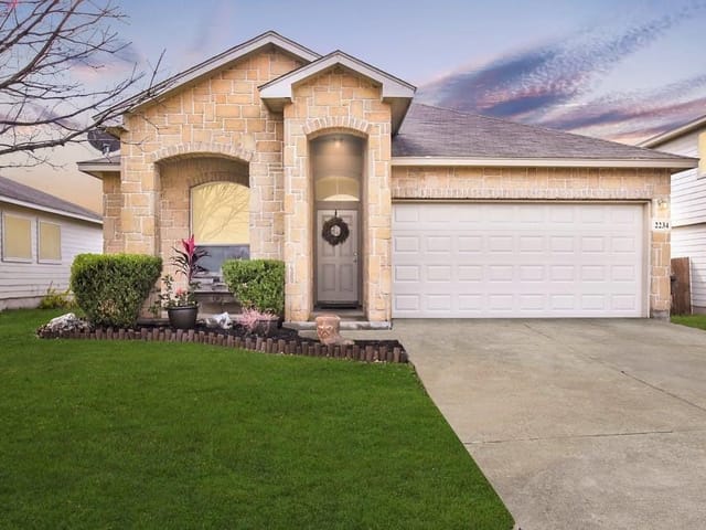 2234 Lakeline DR