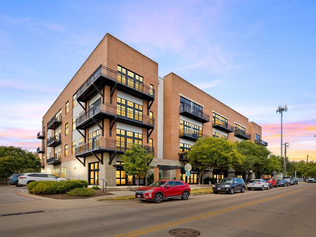 2235 E 6th St Unit #320