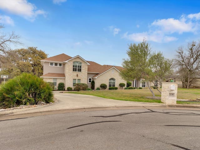 2235 Summit Ridge Dr