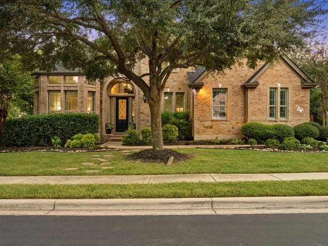 2237 Hamlet CIR