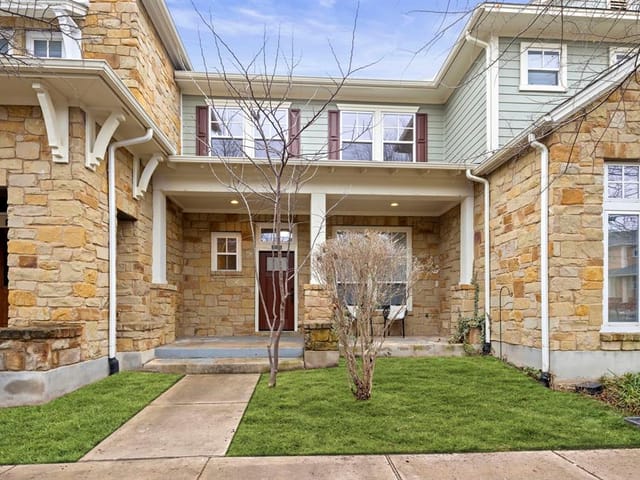 2237 Zach Scott St