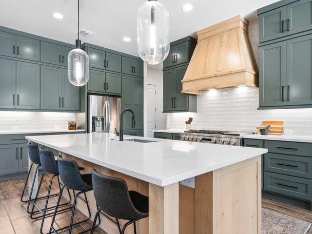 224 Berrywood LN