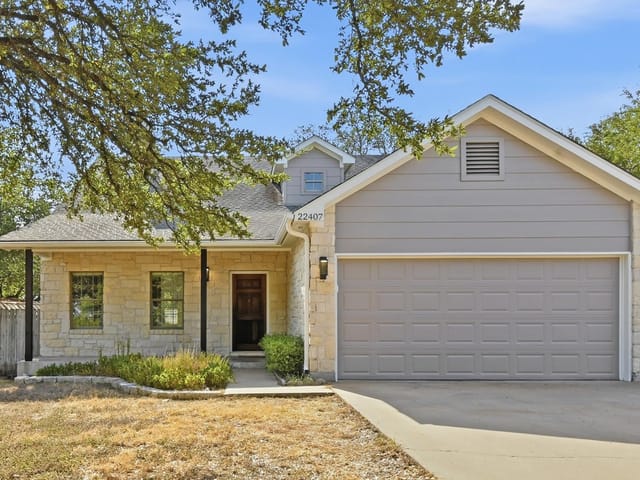 22407 Briarcliff DR
