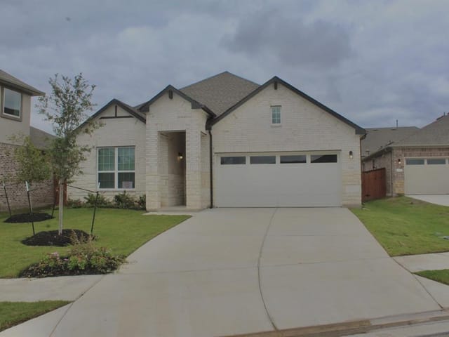 2245 S Leppy Ln
