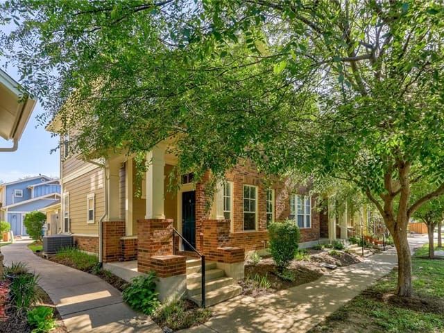 2248 Zach Scott St