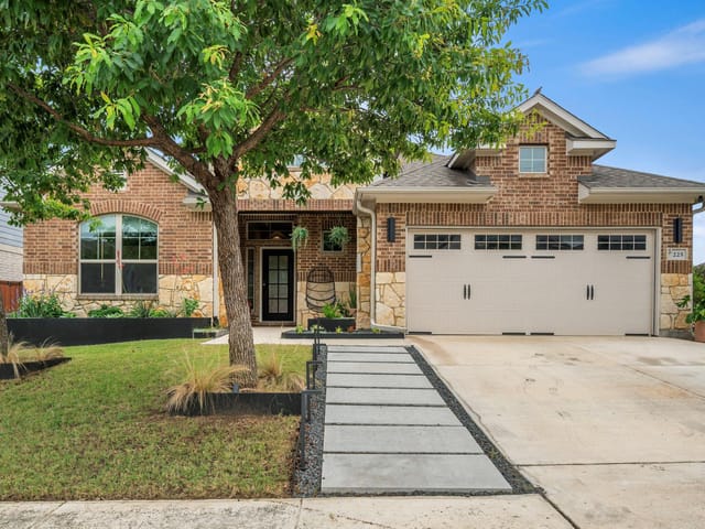 225 Blue Waterleaf LN
