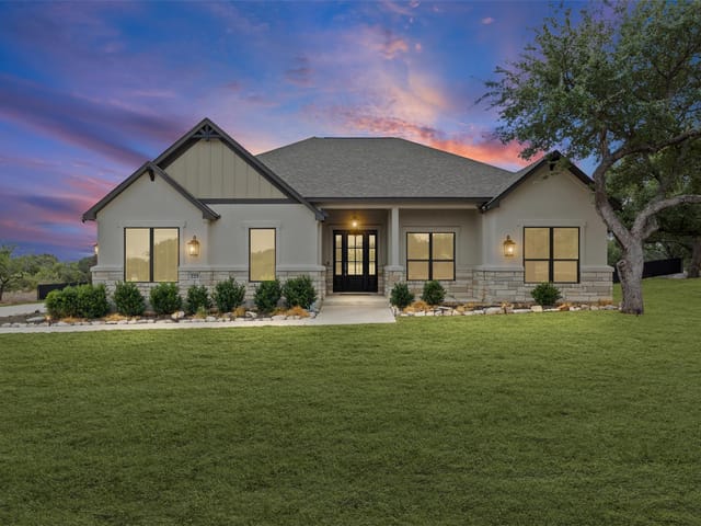 225 Spicewood Trails DR