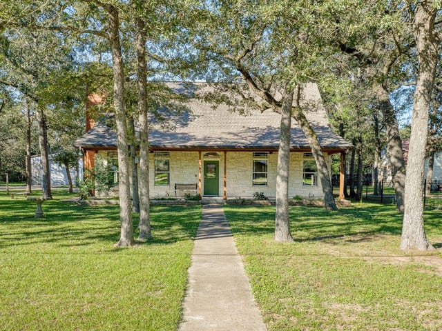 226 Cedar Hills DR