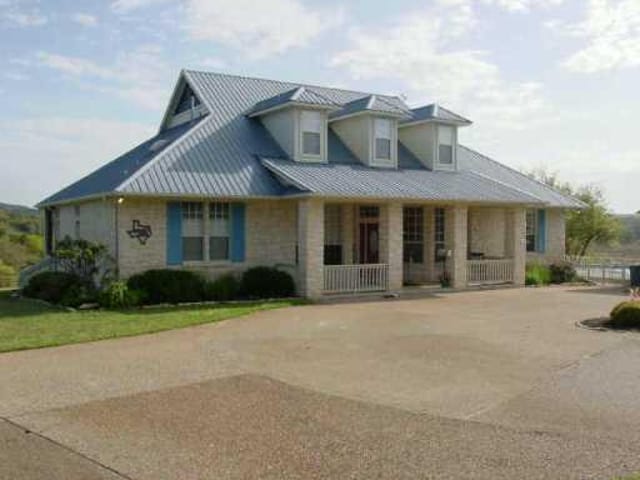 226 Lakeshore DR