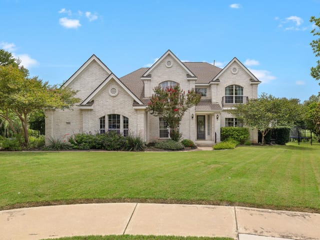 2263 Hamlet CIR
