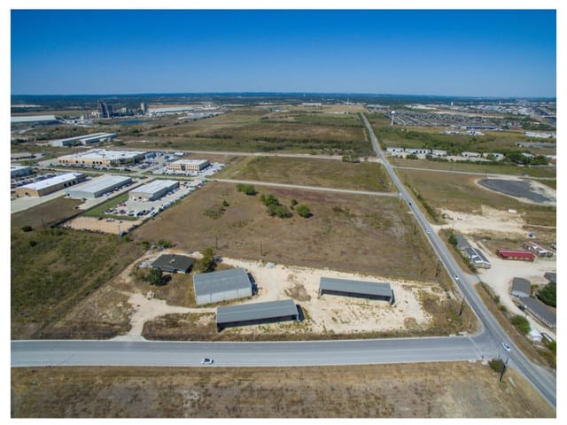 2270 S Loop 4