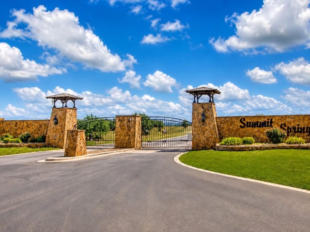 228 Bosque TRL