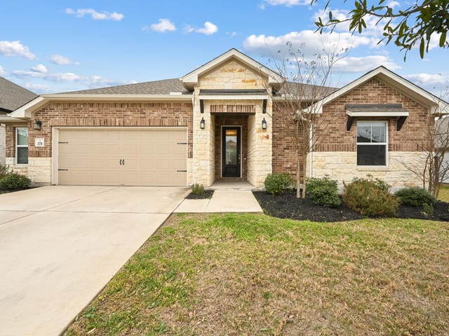 228 Helena Ln