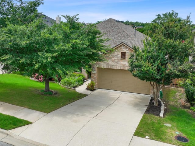 230 Canterbury Dr