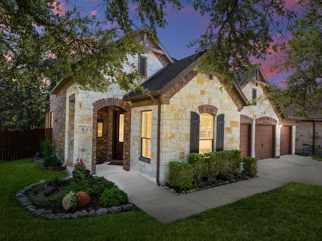 2300 Brownstone LN