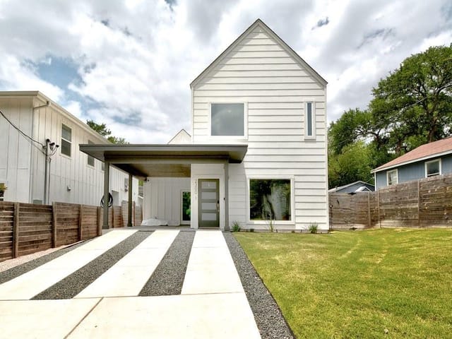 2300 E 10th St Unit #1