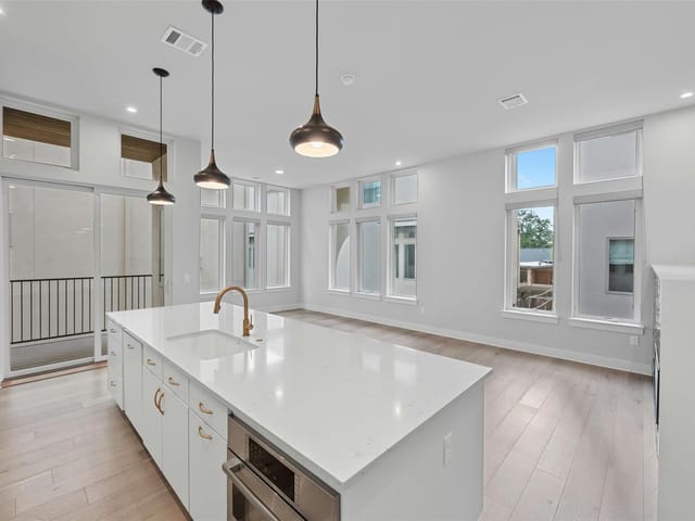 2300 Enfield Rd Unit #202