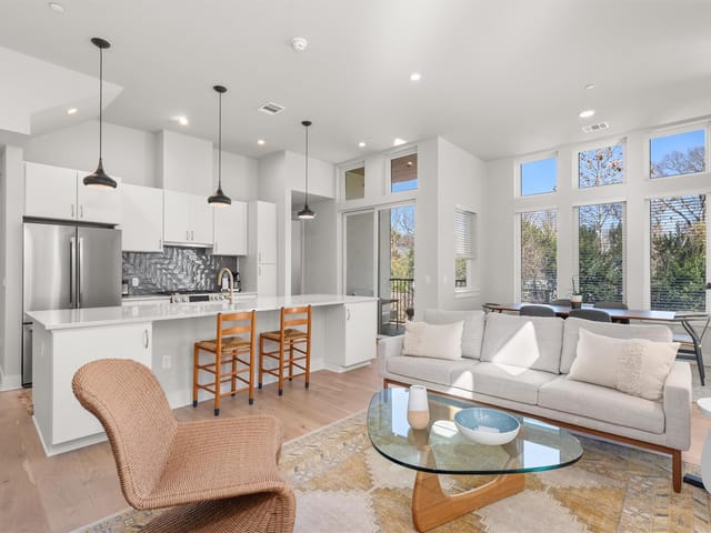 2300 Enfield RD Unit #204