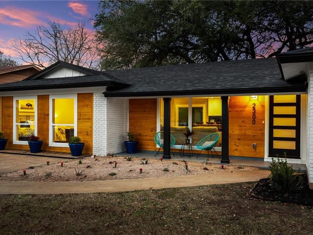 2300 Fair Oaks Dr