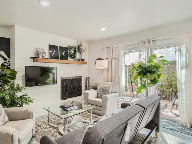 2300 Hancock Dr Unit #8