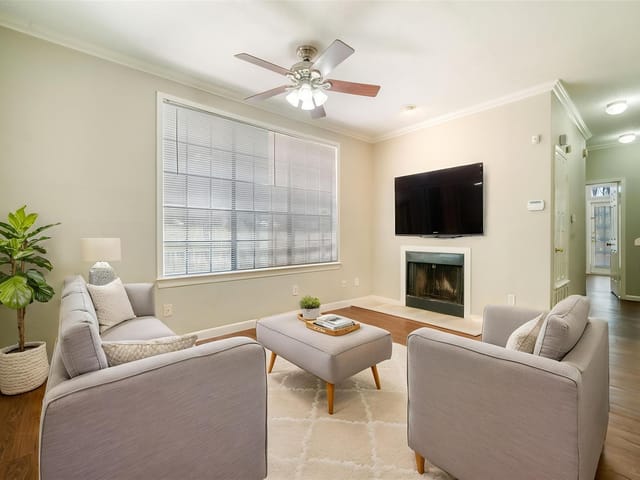 2300 Leon ST Unit #101