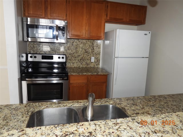 2300 Leon St Unit #202