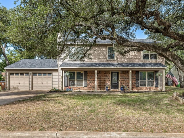 2300 OAKRIDGE DR