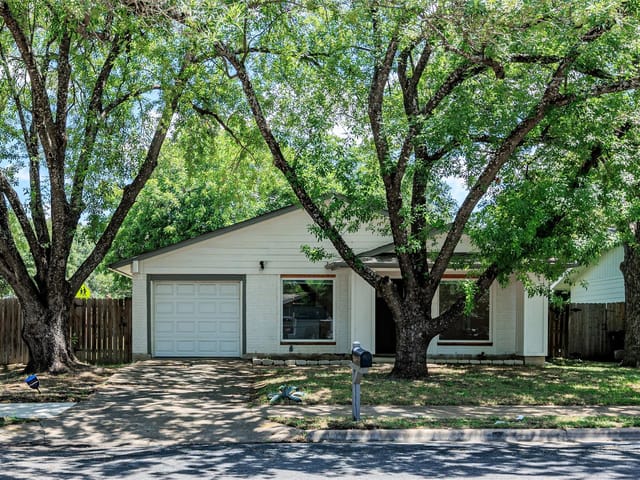 2300 Valley High Cir