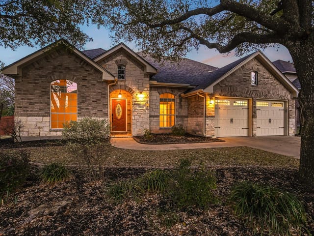 2300 Village View Loop