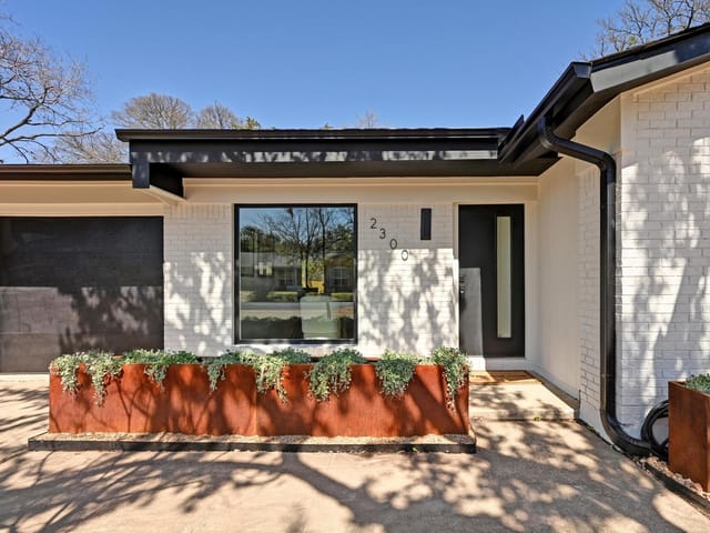 2300 Whitestone Dr