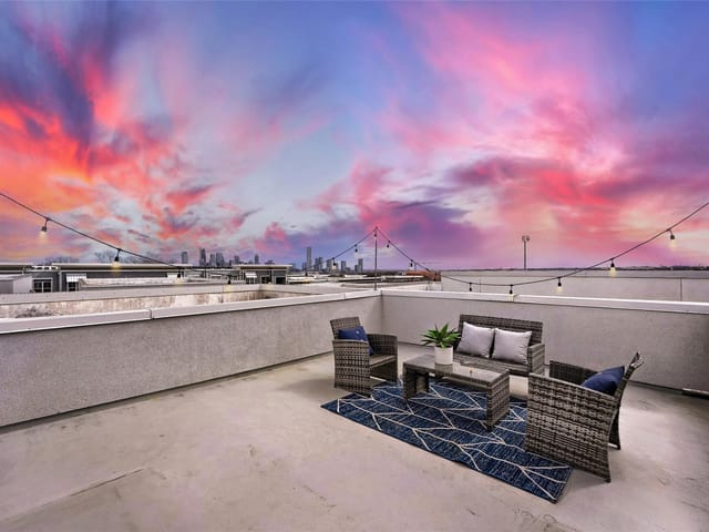 2301 Bluebonnet LN Unit #4