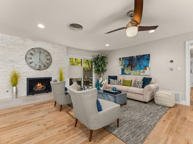 2301 EAST SIDE Dr