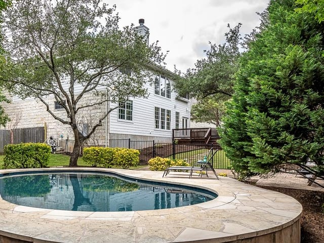2301 Lake Stone Cv