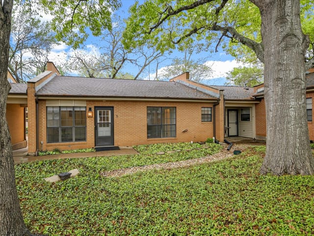 2301 Lawnmont Ave Unit #5