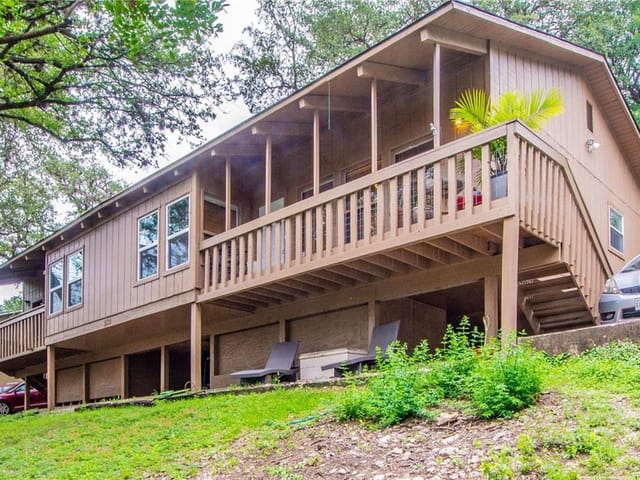 2301 Trailside Dr