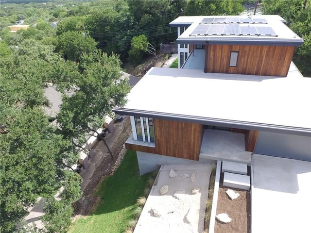 2302 Fortune Dr