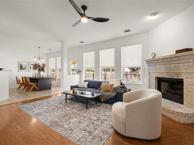 2302 Kristen Ln